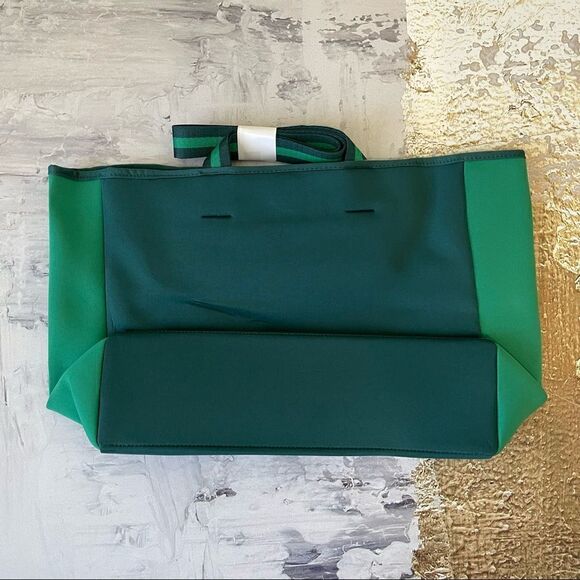 Summersalt The Perfect Beach Tote Green - Picture 3 of 9